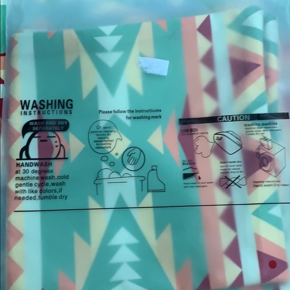 PAIR OF PILLOW COVERS - Picture 2 of 2